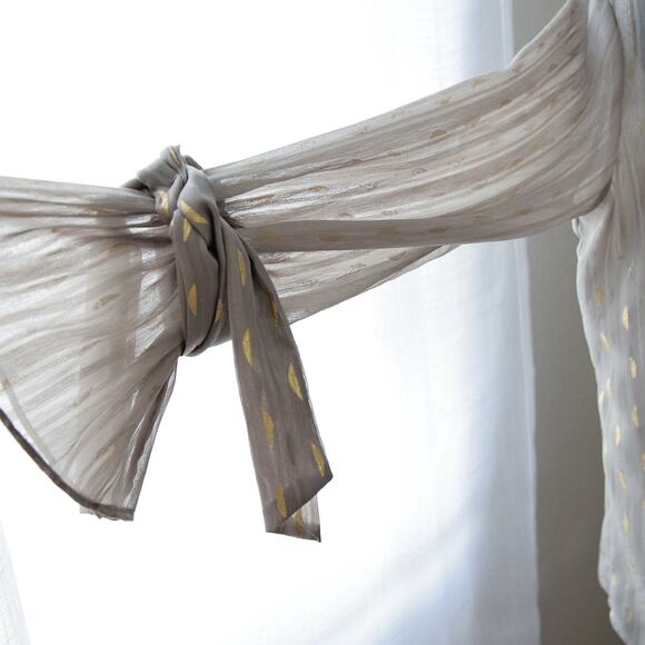 Banana Republic Dillon Sheer Abstract blouse size M - Picture 3 of 6